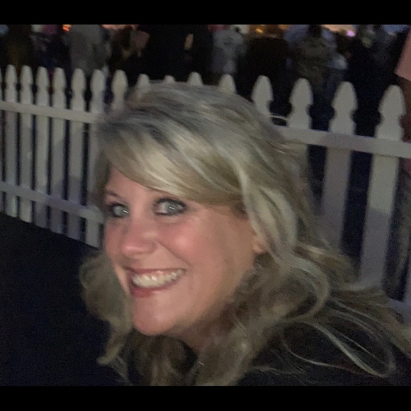 Meet your Posher, Michelle - Picture 1 of 1